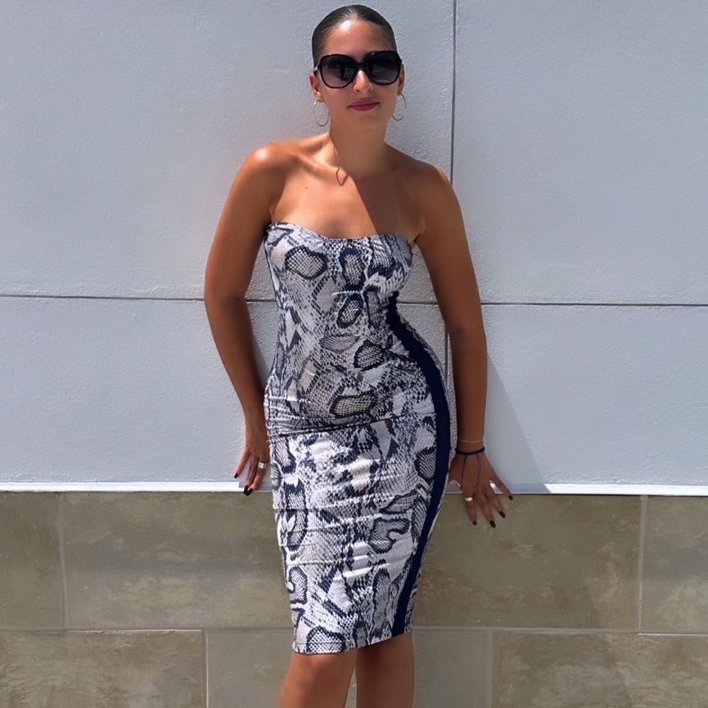 π₯Brand New π Gorgeous Snake Feels Dress π - Picture 8 of 15